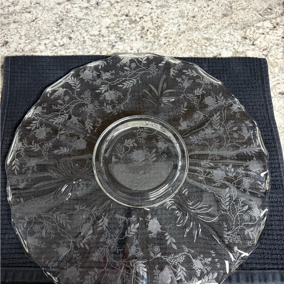 Fostoria CHINTZ CRYSTAL UPTURNED PLATE - Picture 5 of 7